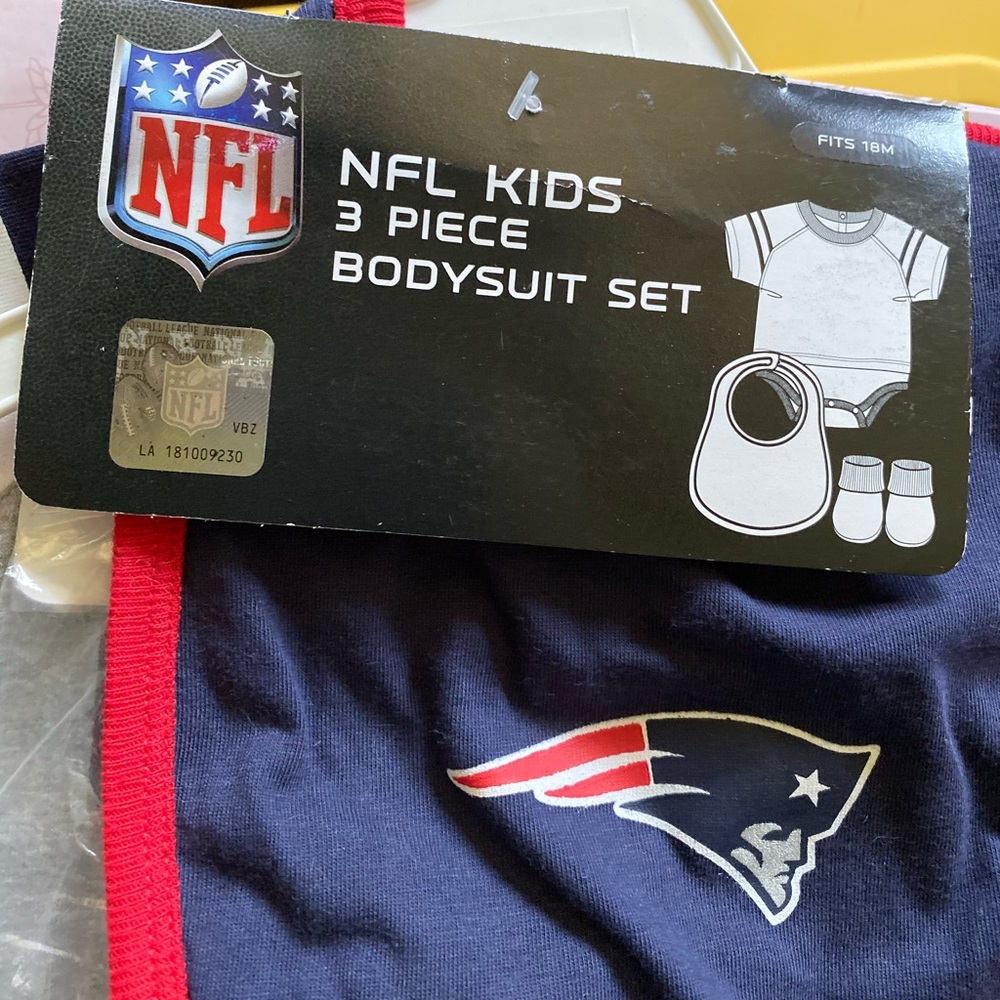 ⭐️⭐️SOLD⭐️⭐️Baby nfl patriots one piece boy outfit